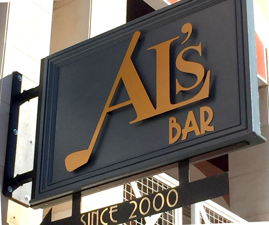 ``The Best Bar in Vilamoura!``